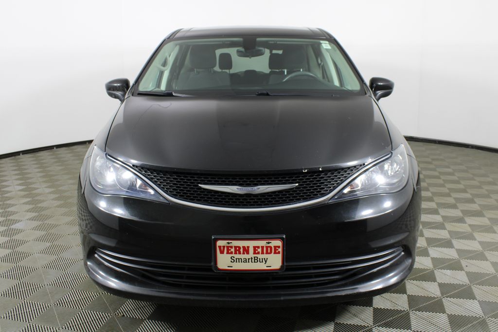 Used 2017 Chrysler Pacifica for sale in 
