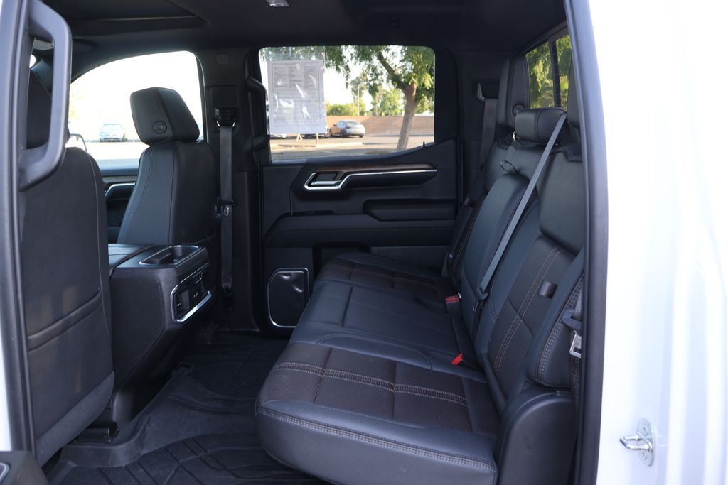 2023 Chevrolet Silverado 1500 High Country 23