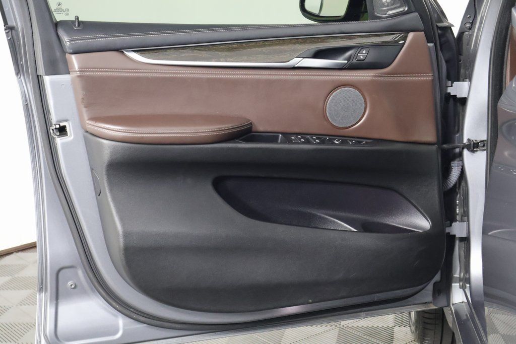 Thumbnail: 2016 BMW X5 - 12