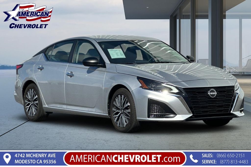 2024 Nissan Altima 2.5 SV FWD