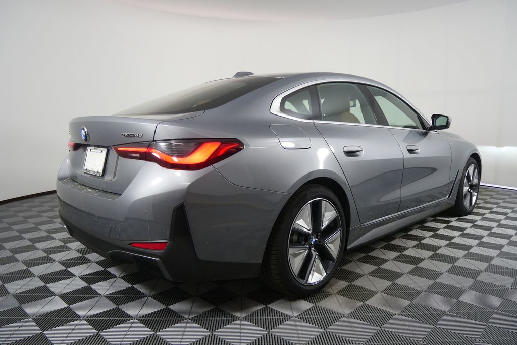 Thumbnail: 2026 BMW i4 - 3