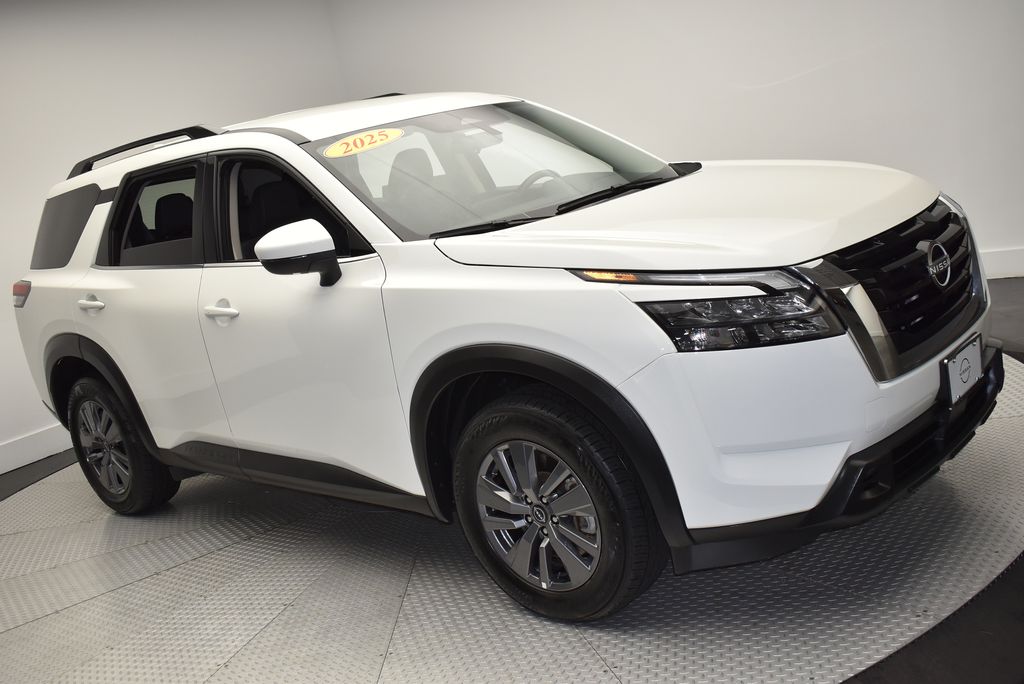 Thumbnail: 2025 Nissan Pathfinder - 3