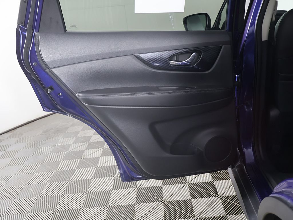 Used 2018 Blue Nissan SL image 23