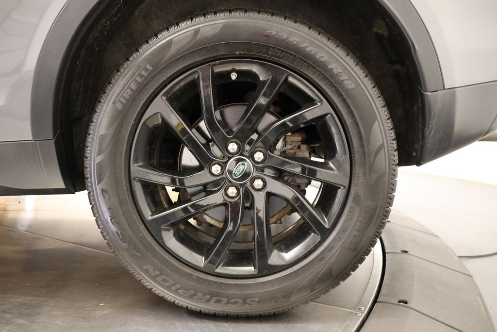 Thumbnail: 2019 Land Rover Discovery Sport - 10