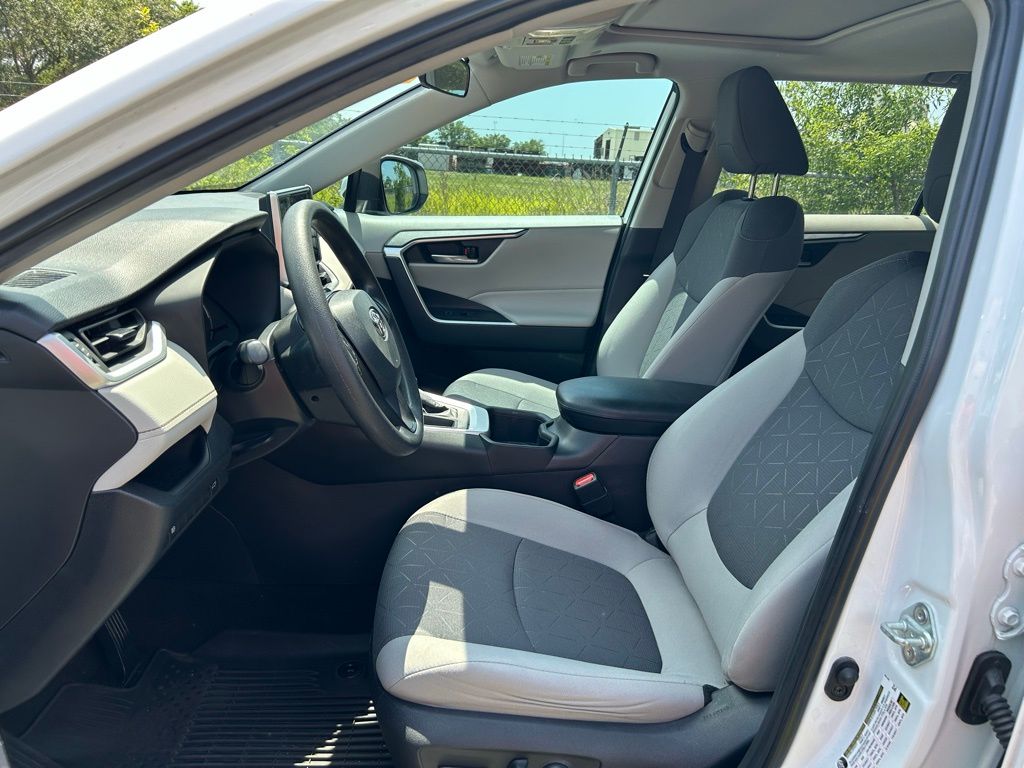 2023 Toyota RAV4 XLE 14