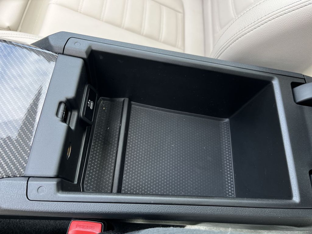 Thumbnail: 2023 BMW i4 - 21