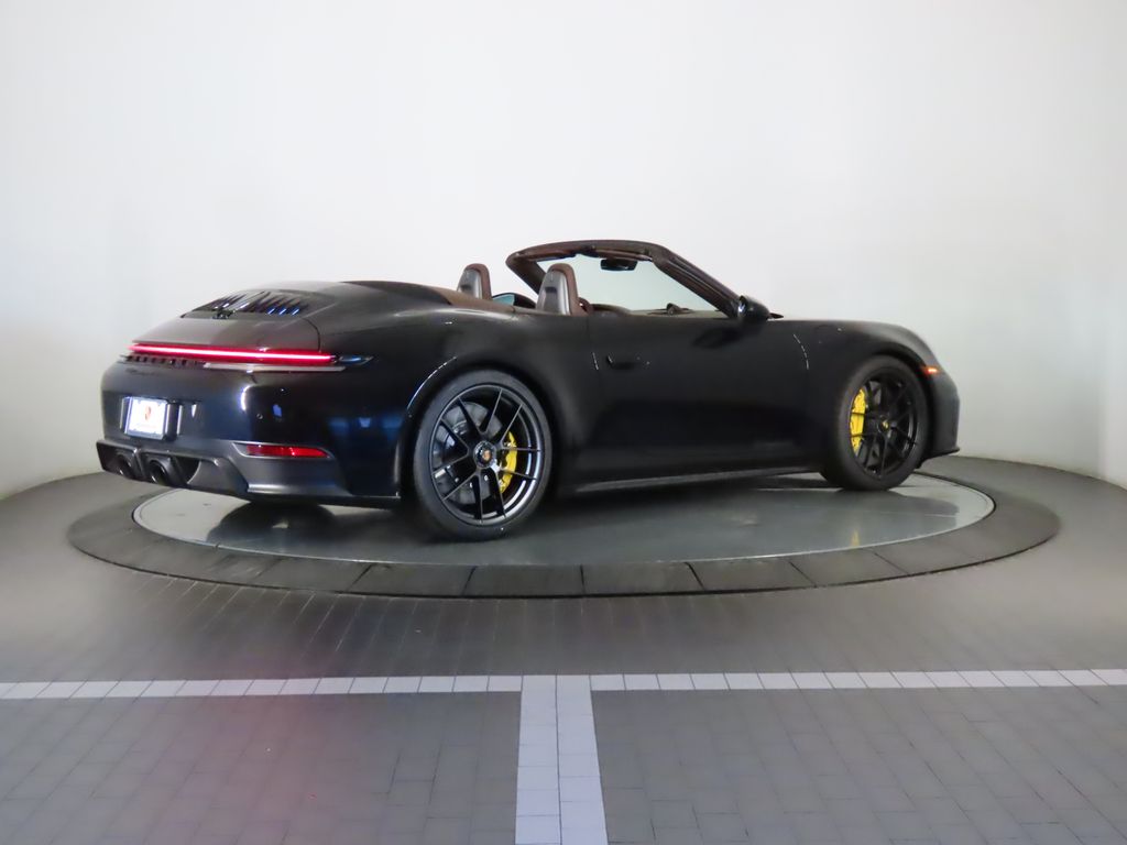 Thumbnail: 2025 Porsche 911 - 15