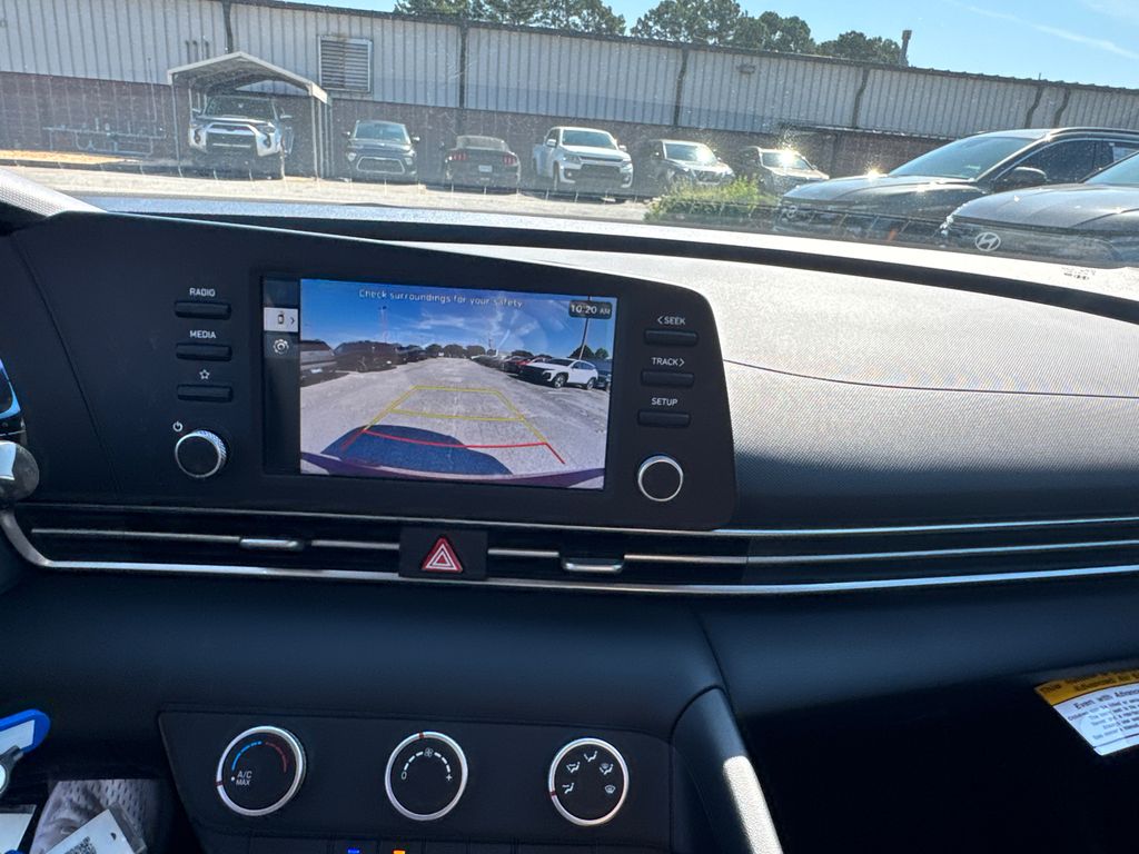2025 Hyundai Elantra SE photo 16