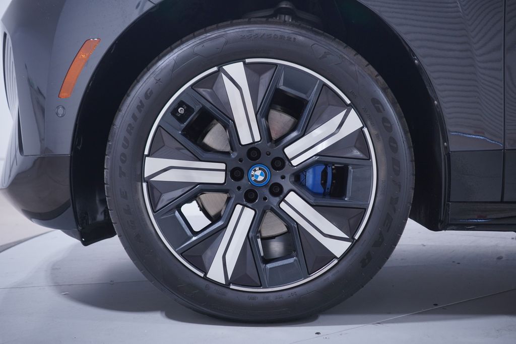 Thumbnail: 2024 BMW iX - 2