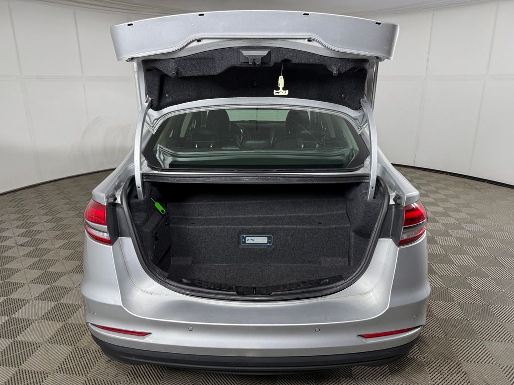 Used 2019 Silver Ford Titanium image 16