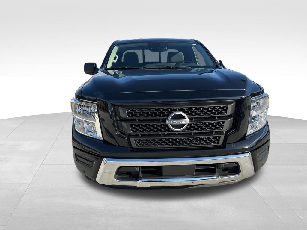 2023 Nissan Titan SV 3