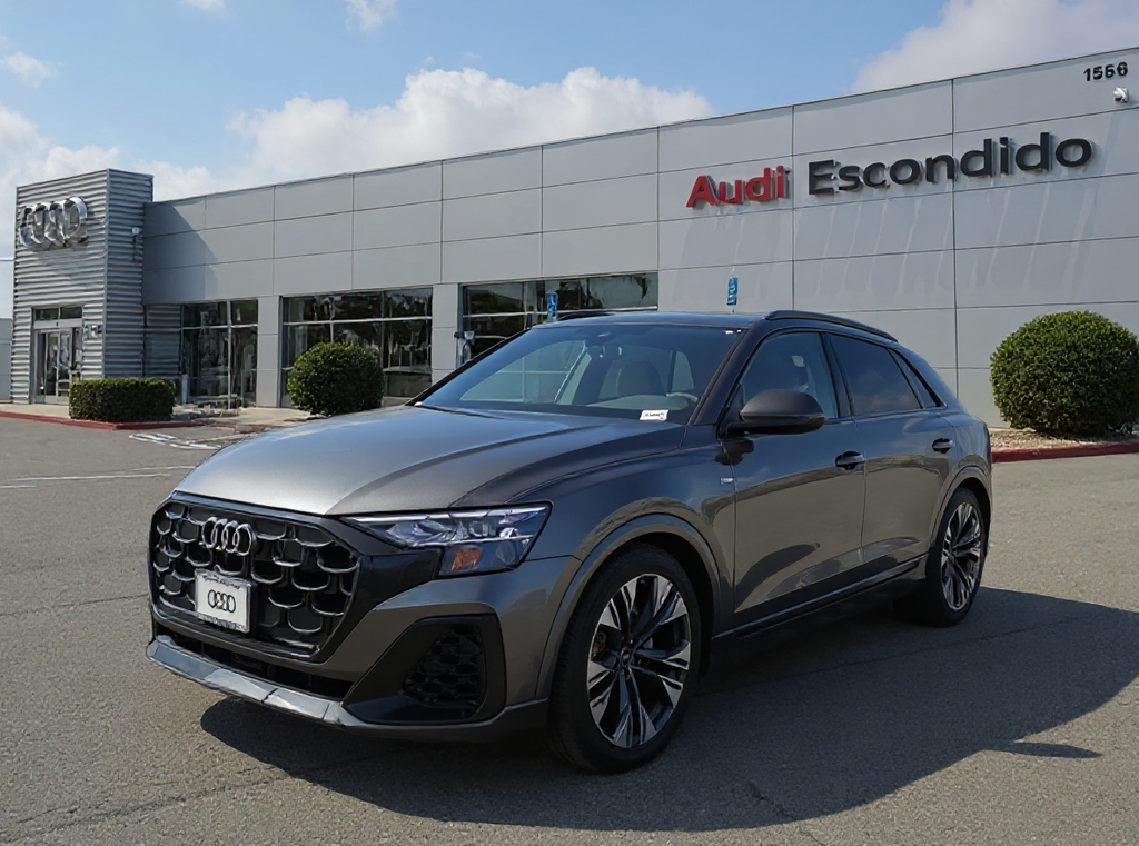 Thumbnail: 2026 Audi Q8 - 1