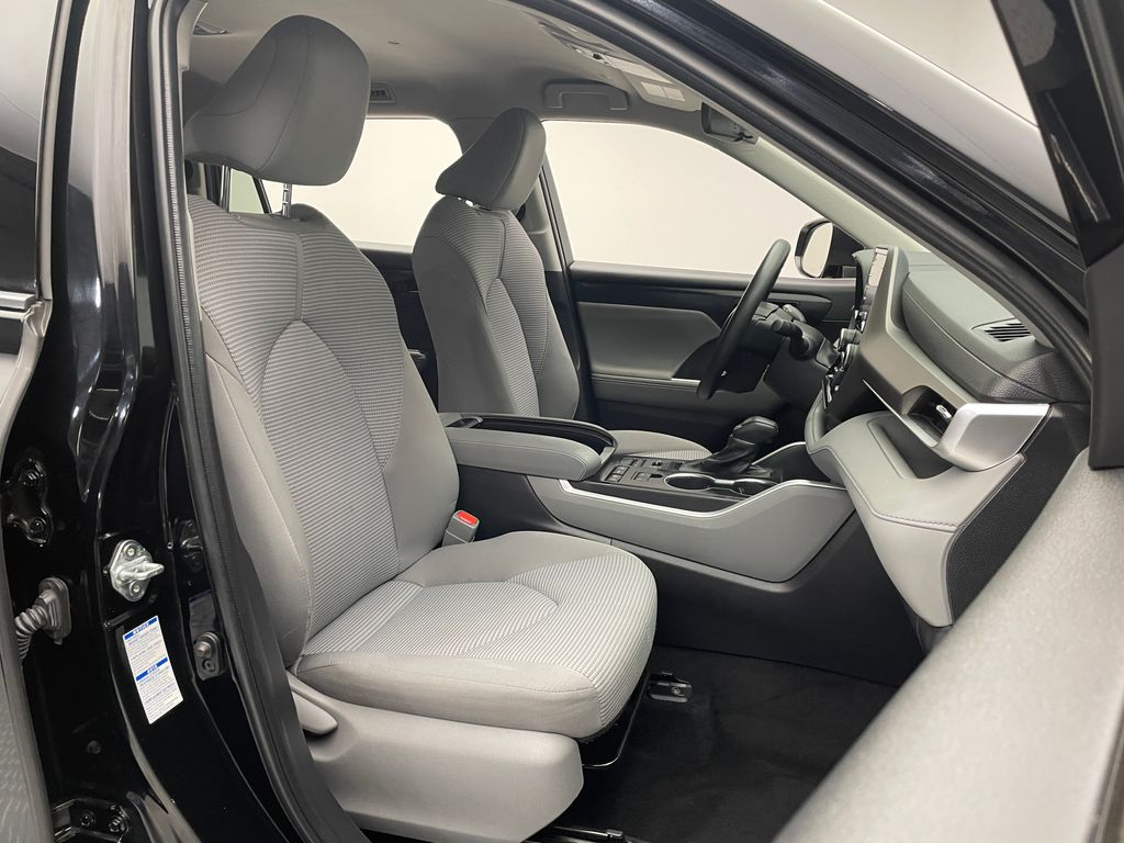 2022 Toyota Highlander L 18