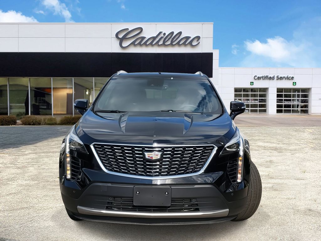 2023 Cadillac XT4 Premium Luxury 2