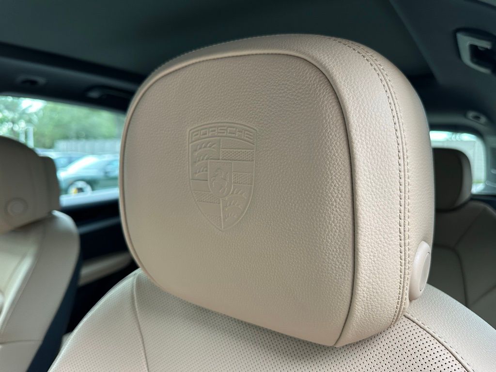 Thumbnail: 2026 Porsche Cayenne - 19