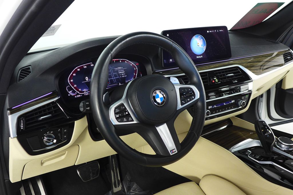 Thumbnail: 2022 BMW 5 Series - 28