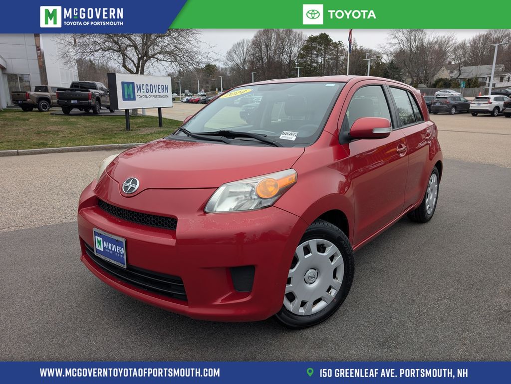 Barcelona Red Metallic 2014 Scion xD Base Hatchback Front-Wheel Drive 4-Speed Automatic Overdrive