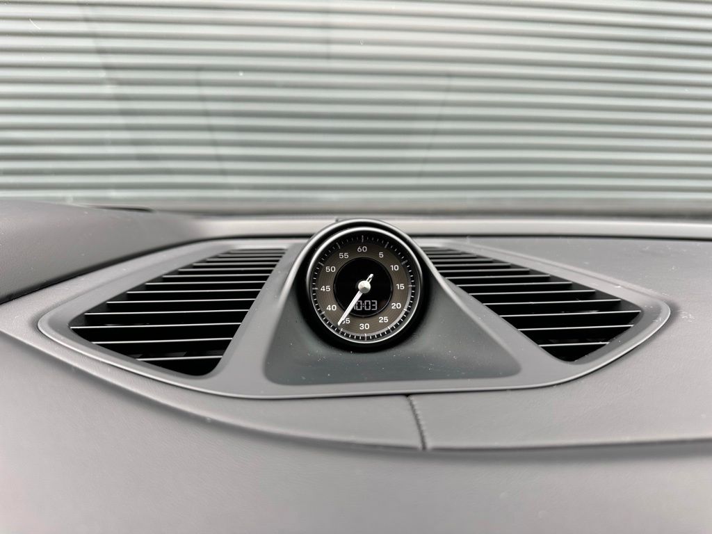 Thumbnail: 2024 Porsche Macan - 30