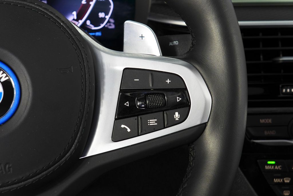 Thumbnail: 2023 BMW 5 Series - 29