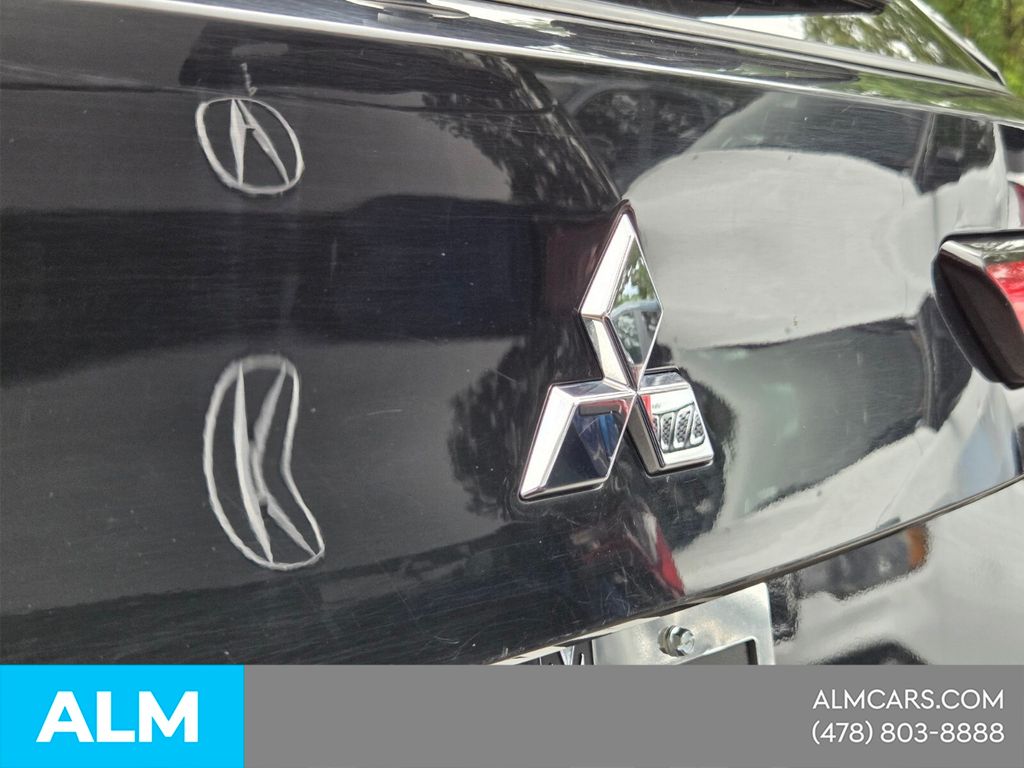 Used 2024 Silver Mitsubishi SE image 18