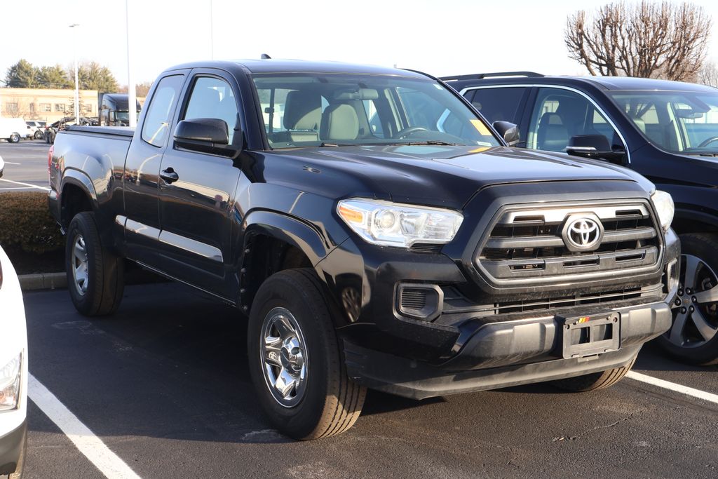 Thumbnail: 2016 Toyota Tacoma - 3