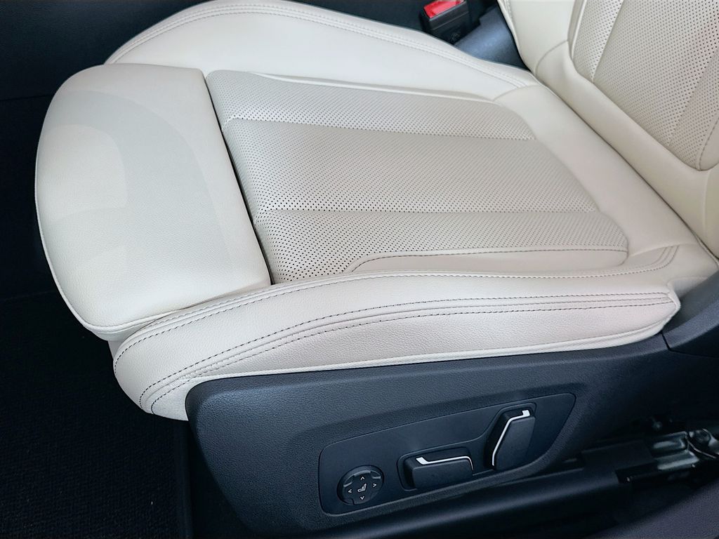 Thumbnail: 2026 BMW 3 Series - 21