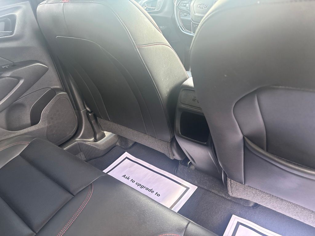Used 2025 Chevrolet Trax SUV