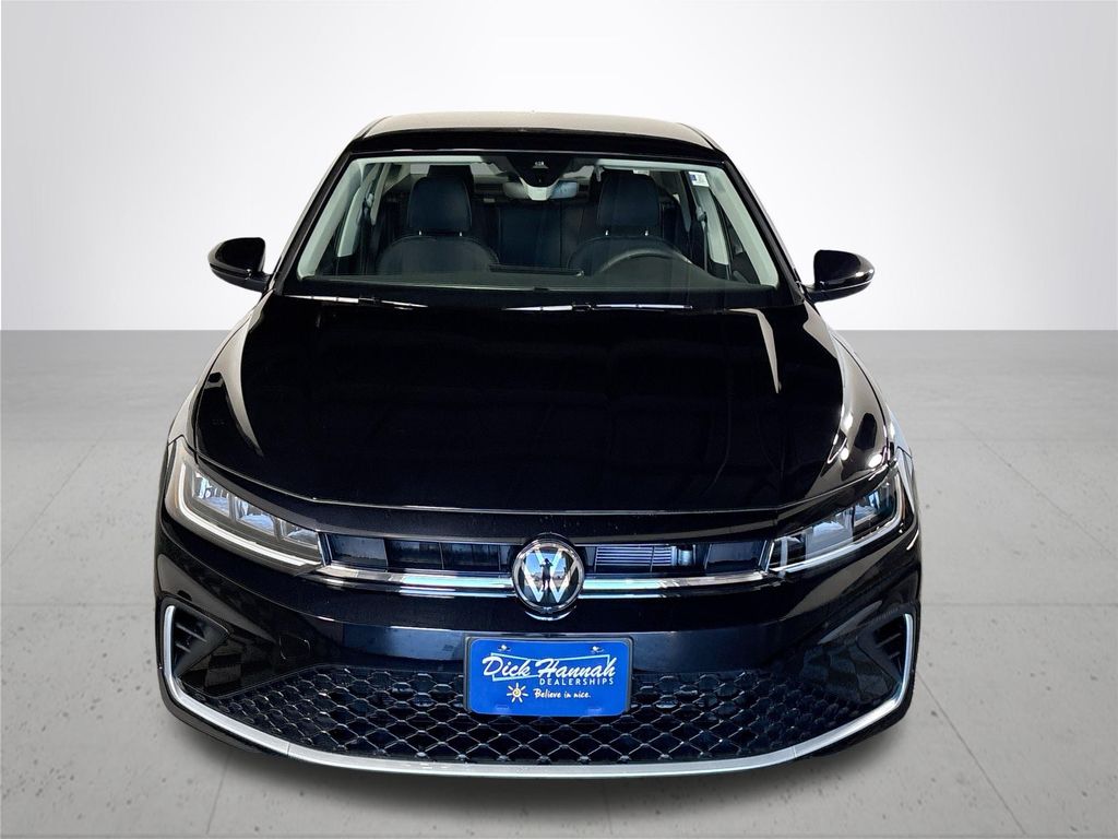 2025 Volkswagen Jetta 1.5T S photo 3