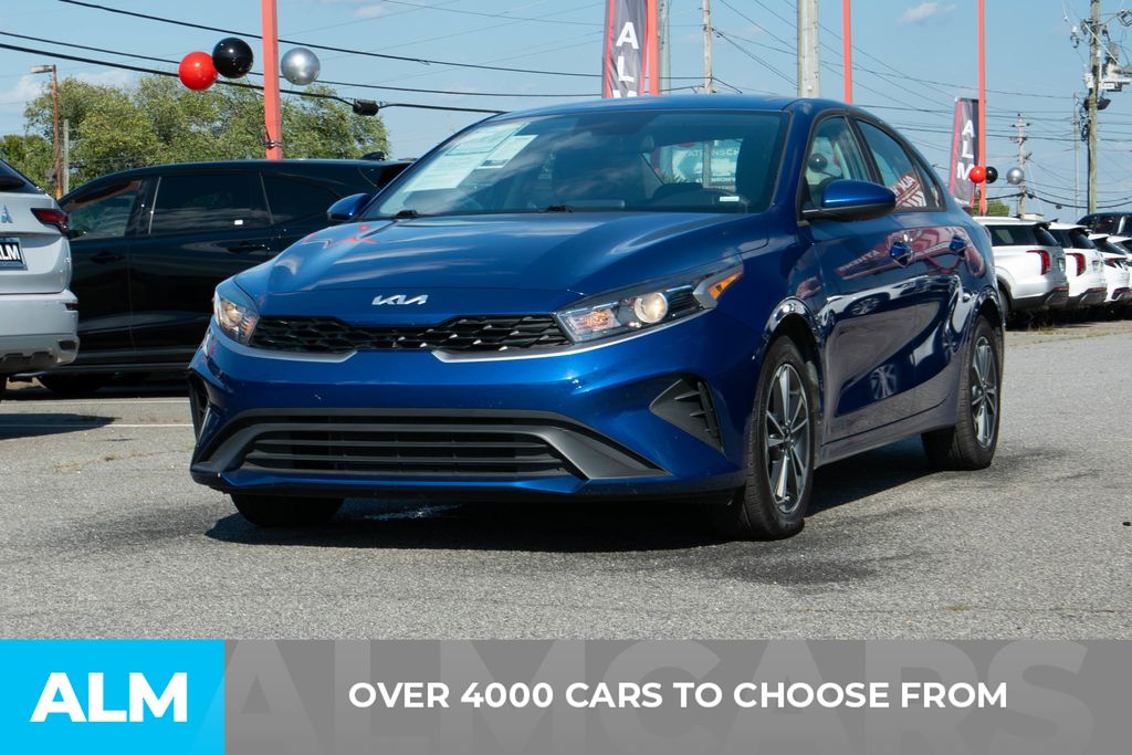2023 Kia Forte LXS photo 2