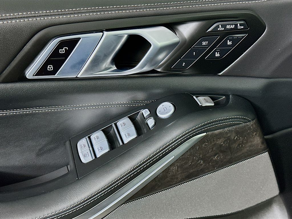 2025 BMW X7 xDrive40i 20