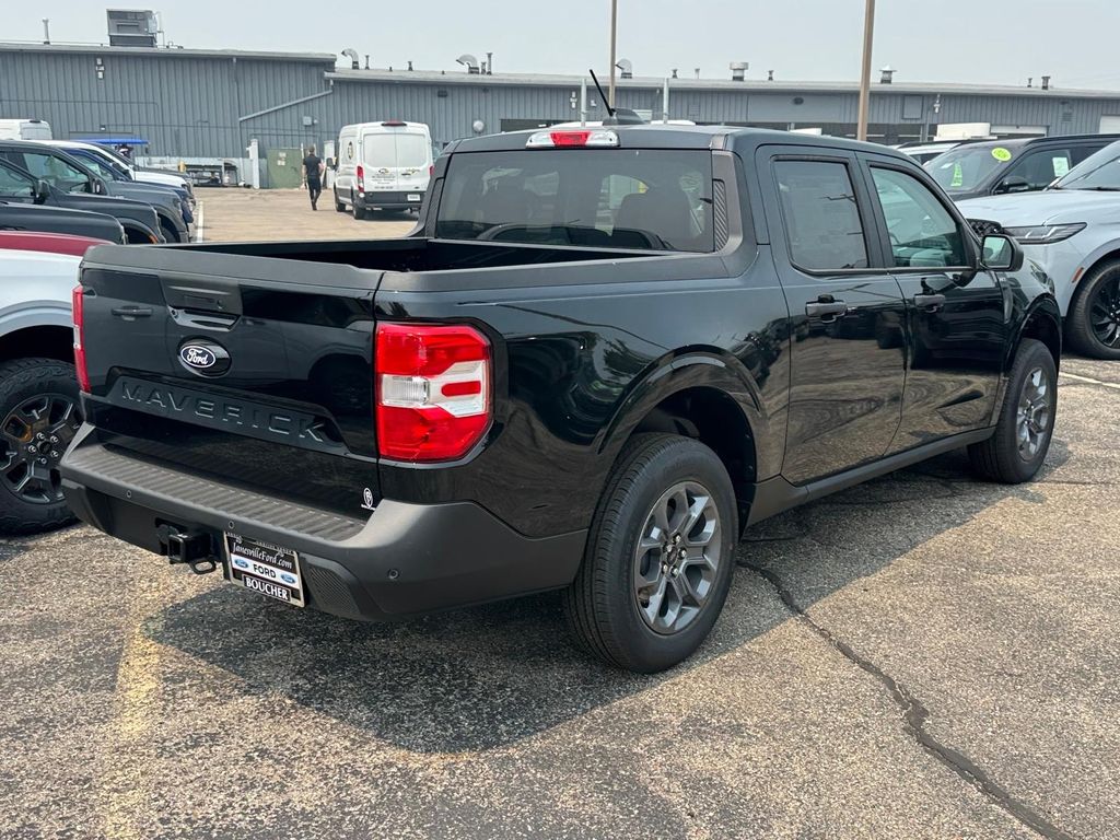 New 2026 Shadow Black Ford XLT image 4