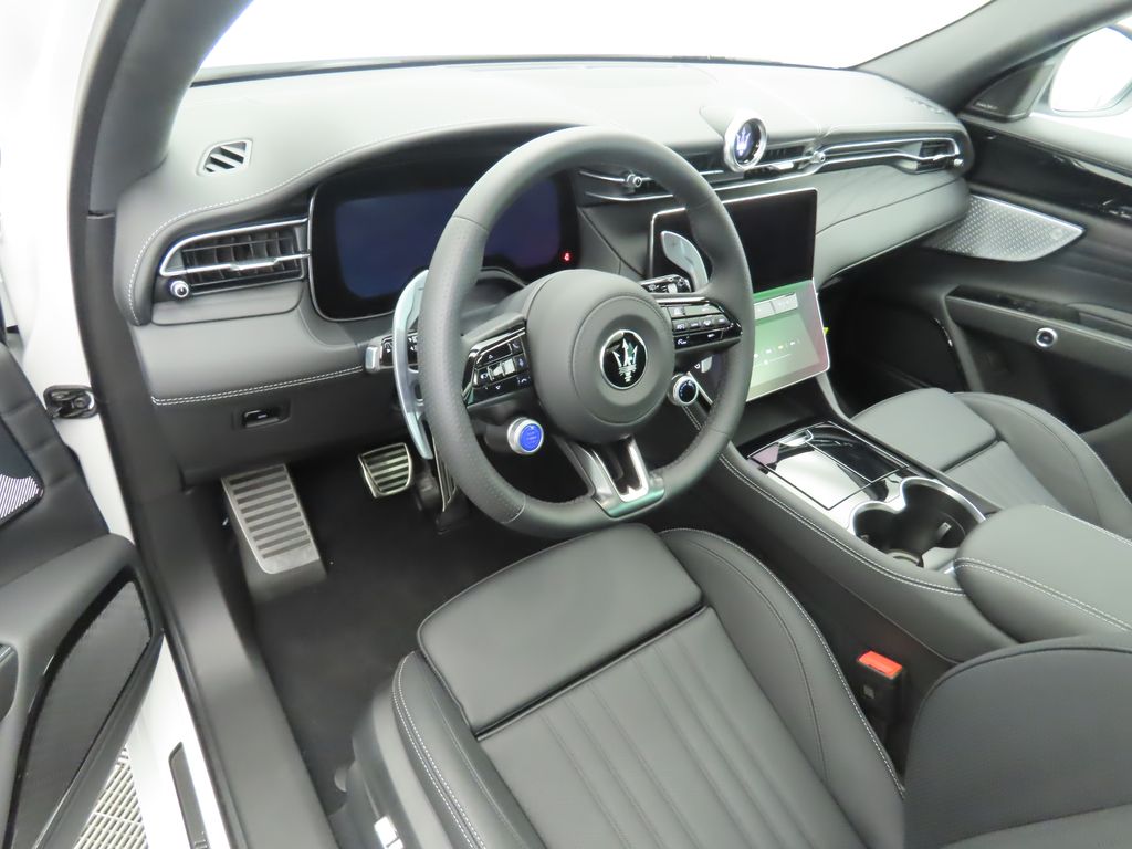 Thumbnail: 2025 Maserati Grecale - 9