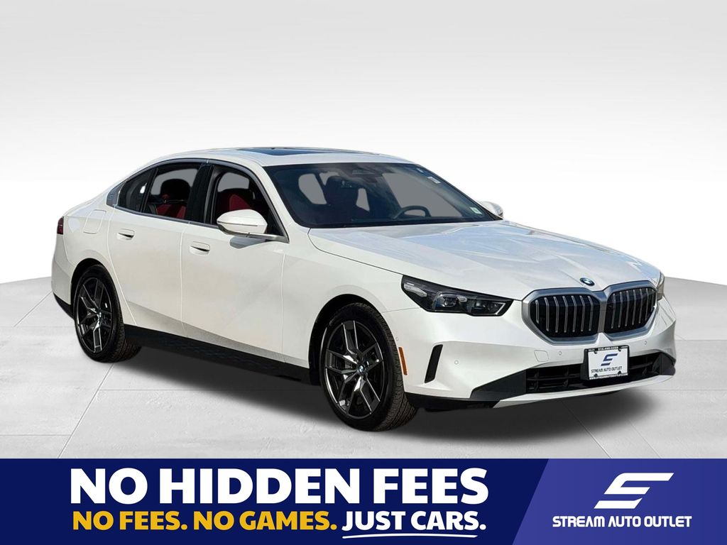 Mineral White Metallic 2026 BMW 5 Series Sedan All-Wheel Drive 8-Speed Automatic