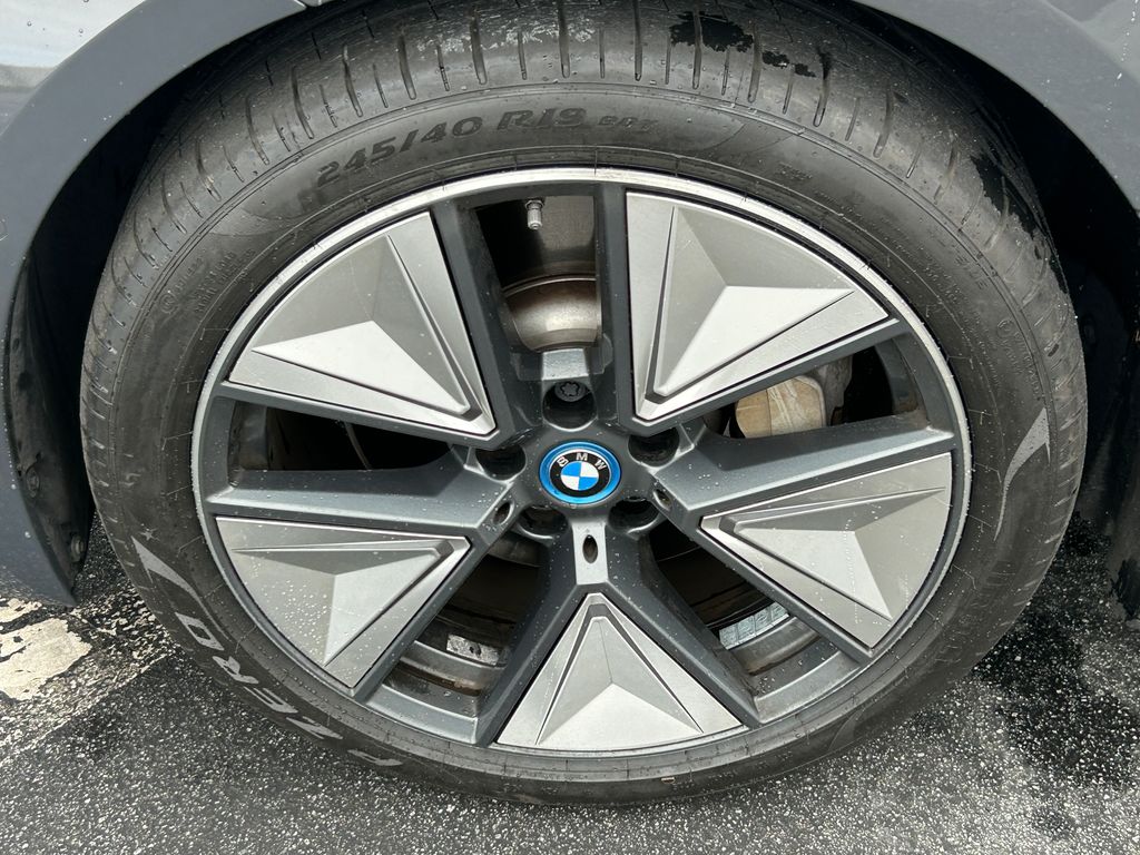 Thumbnail: 2023 BMW i4 - 9