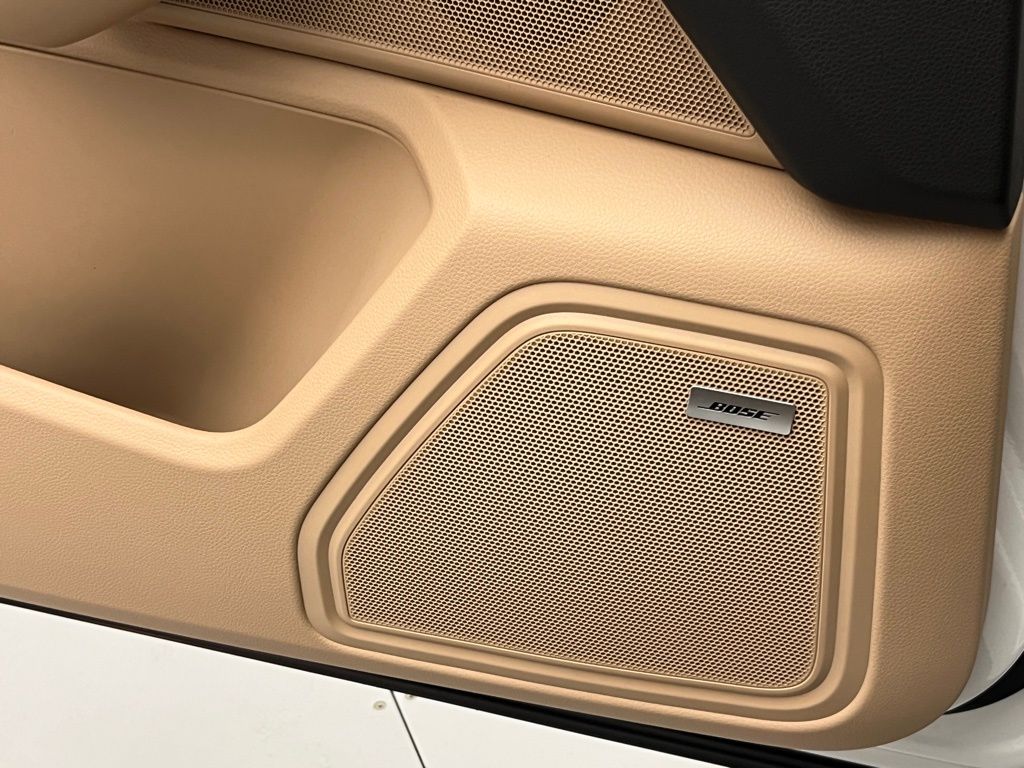 Thumbnail: 2025 Porsche Macan - 19
