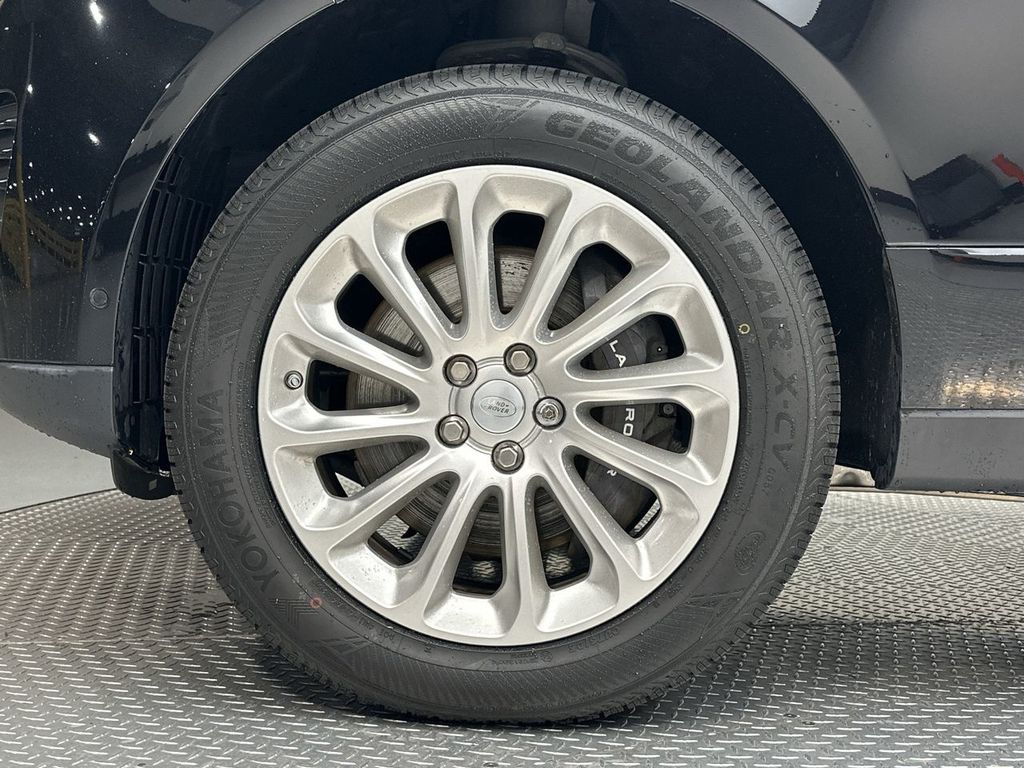 Thumbnail: 2019 Land Rover Range Rover - 10