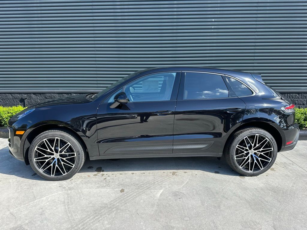 Thumbnail: 2026 Porsche Macan - 2