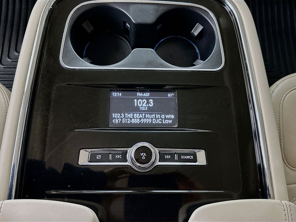 Thumbnail: 2021 Lincoln Navigator - 26