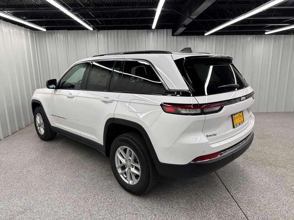 2026 Jeep Grand Cherokee Laredo - 3