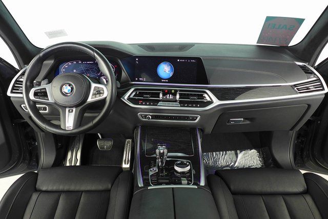 2022 BMW X7 M50i 26