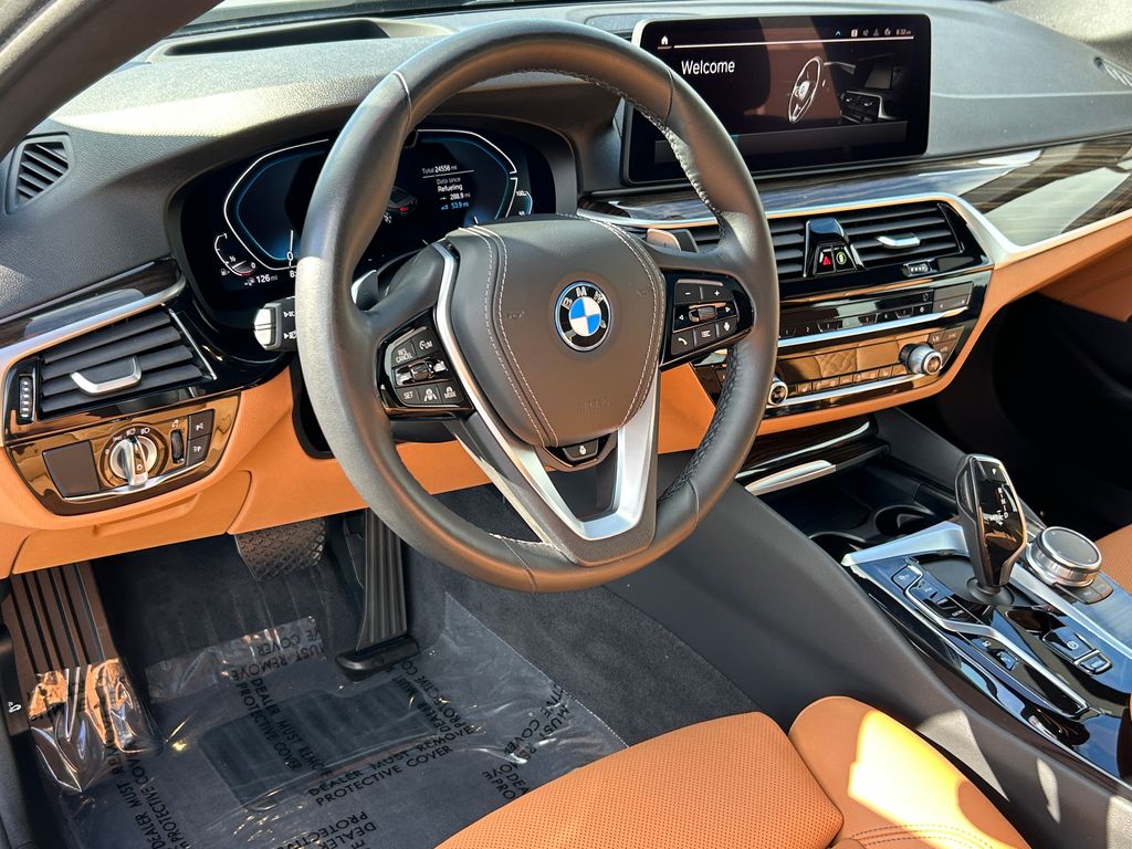 Thumbnail: 2022 BMW 5 Series - 13