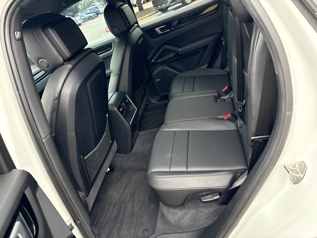 Thumbnail: 2021 Porsche Cayenne - 18