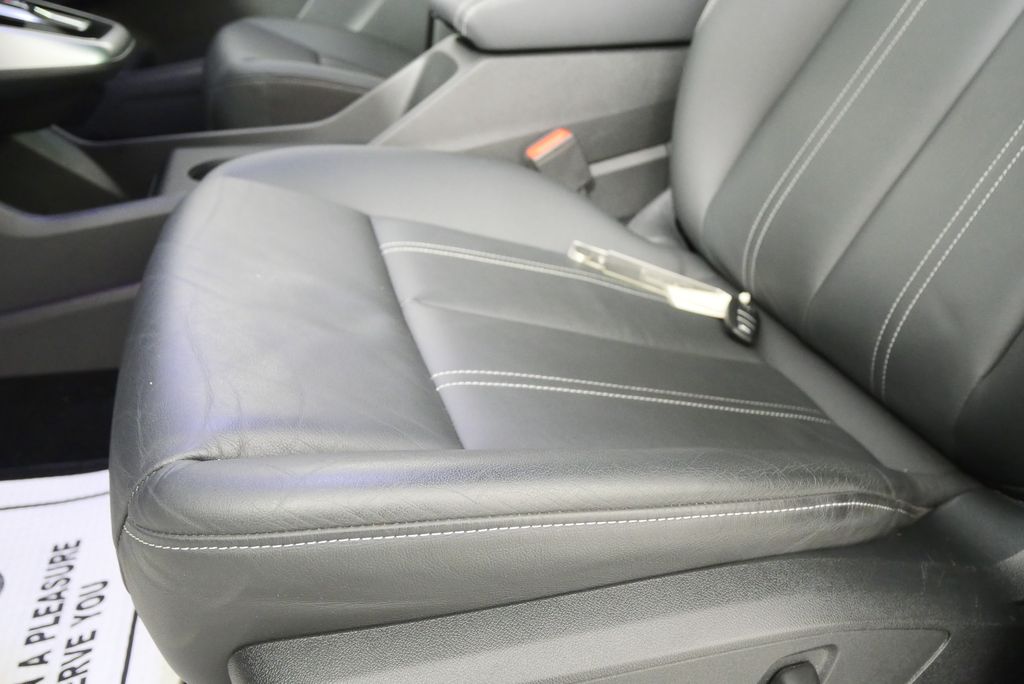 Thumbnail: 2022 Audi Q4 e-tron - 10