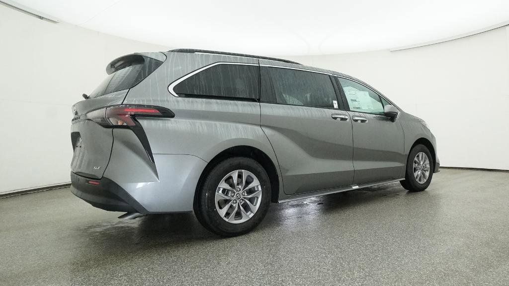 Thumbnail: 2026 Toyota Sienna - 12