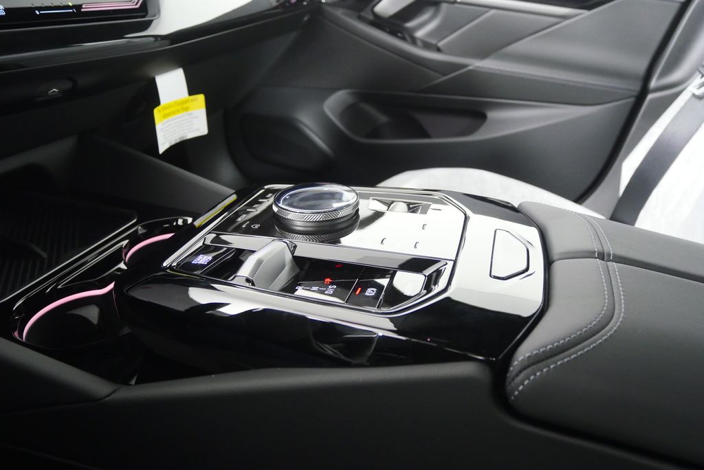 Thumbnail: 2026 BMW 5 Series - 24