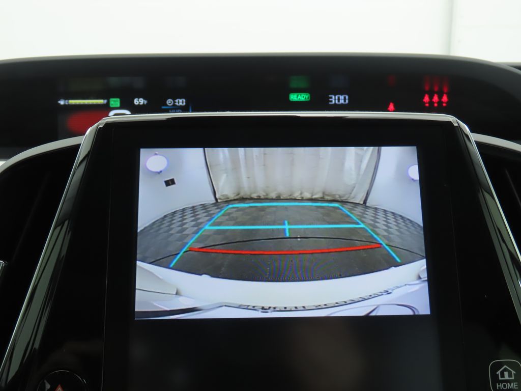2018 Toyota Prius Four 16