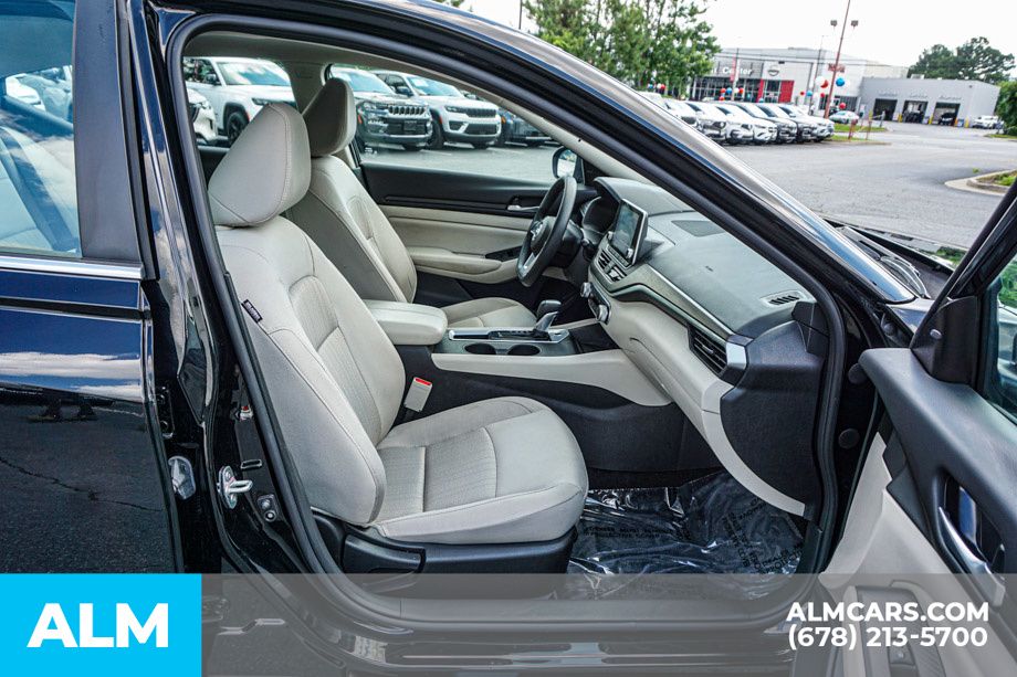 2025 Nissan Altima SV - Photo 23