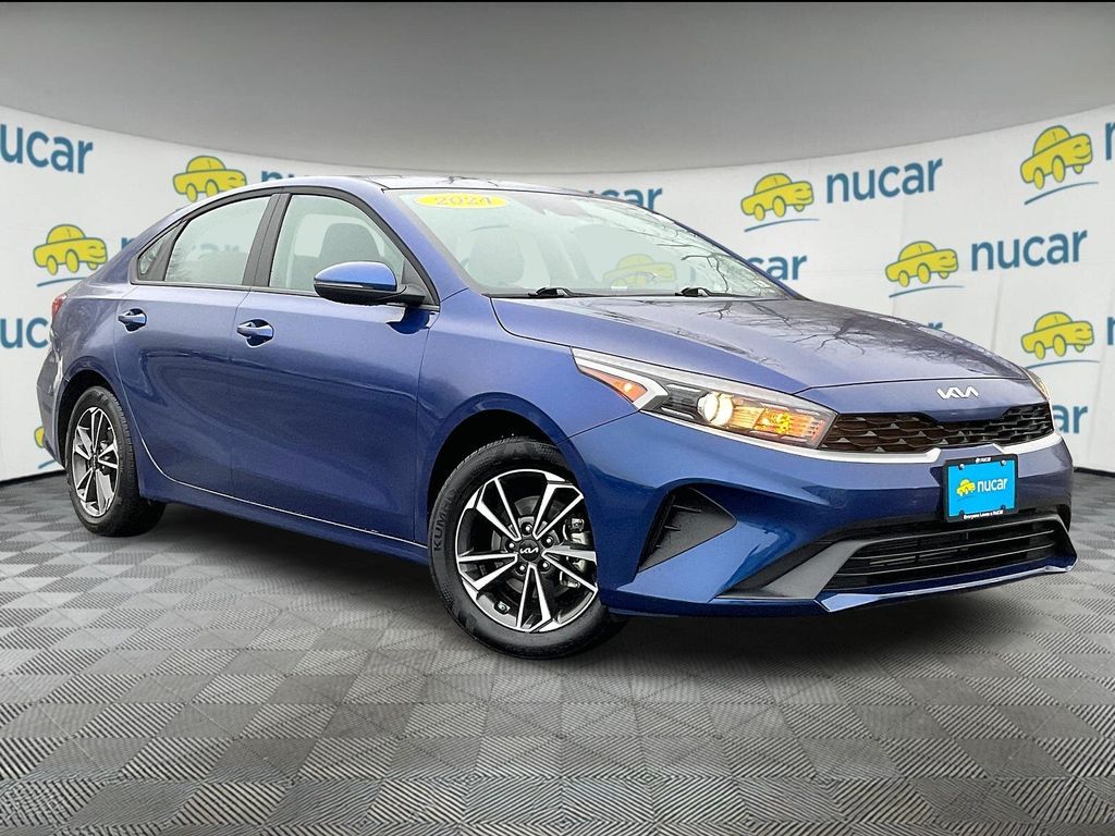 2024 Kia Forte LXS FWD