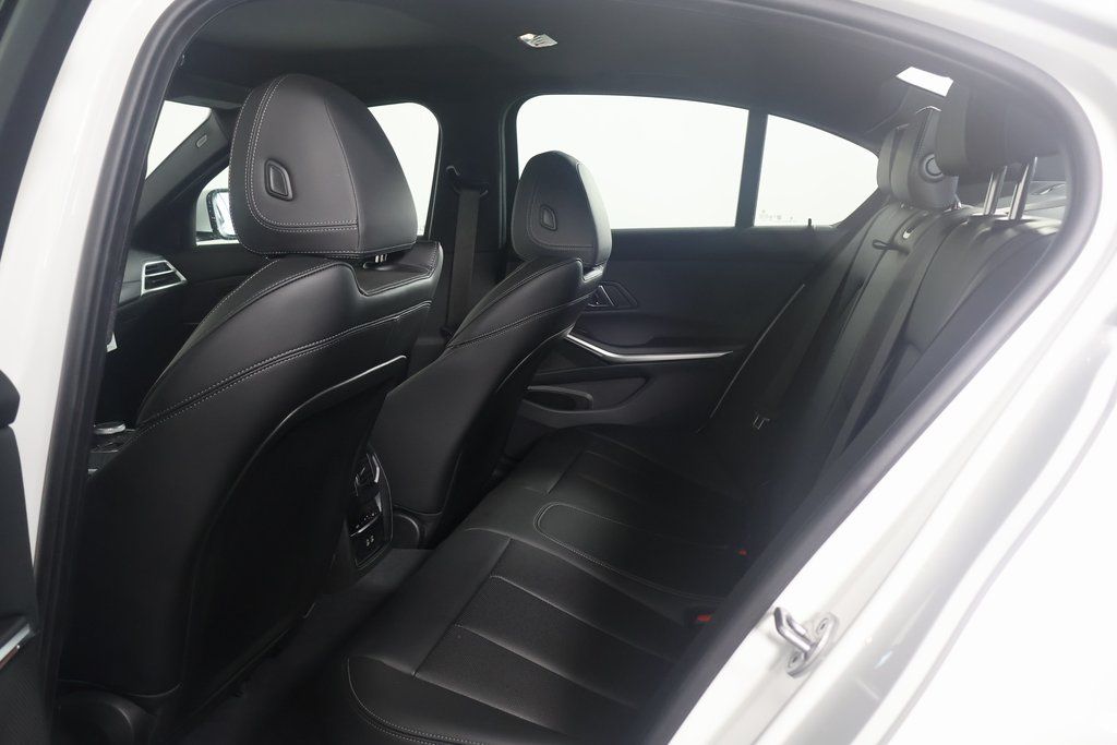 2025 BMW 3 Series 330i 6