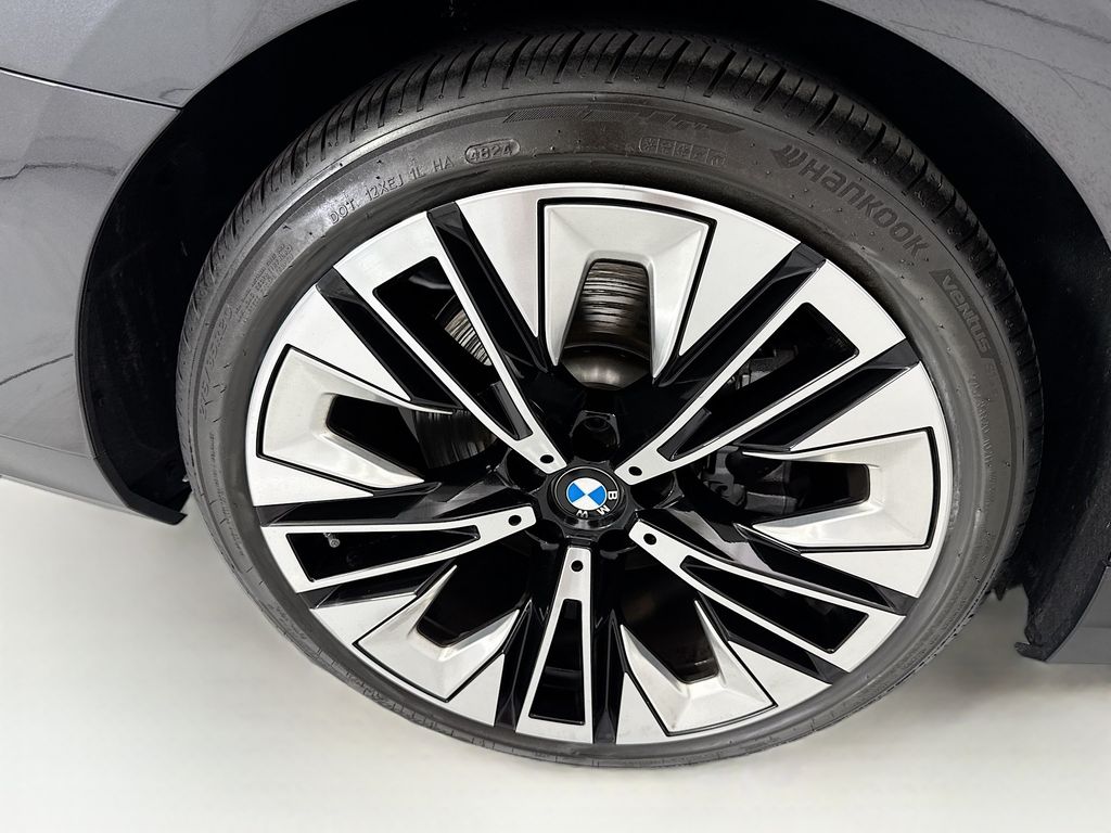 Thumbnail: 2026 BMW i5 - 32